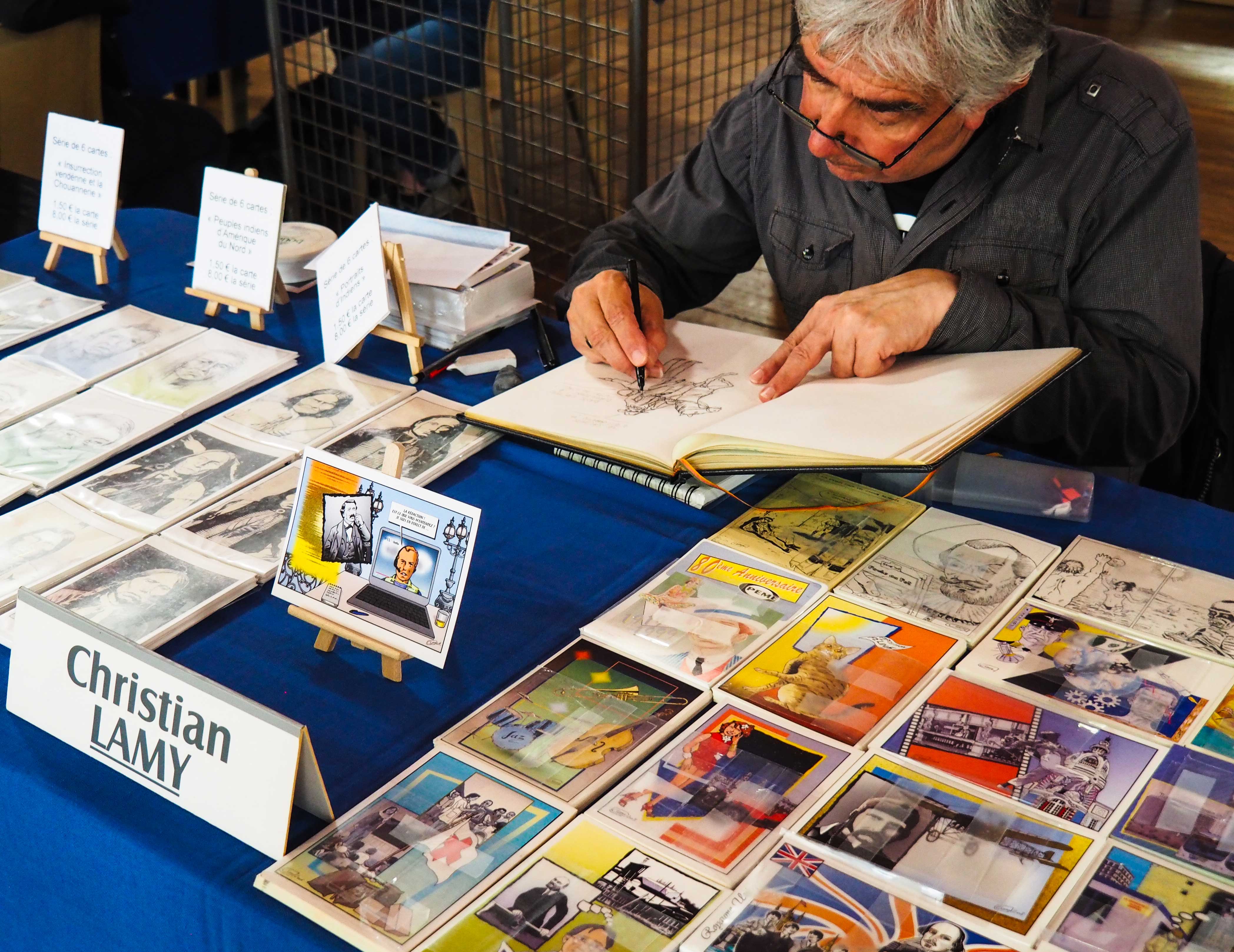 cartes postales lors du salon Festicart'