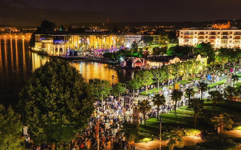 ville d'Enghien-les-bains de nuit