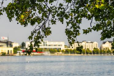 vue d'Enghien-les-Bains et de son lac